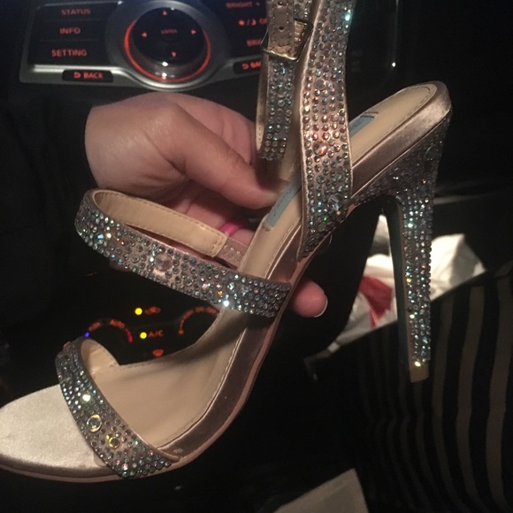 Brand new in box Betsey Johnson heels - Picture 2 of 8